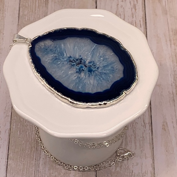 Beautiful Dark & Light Blue Agate Slice - Picture 4 of 4